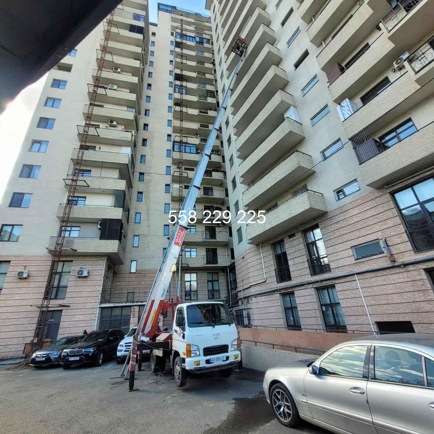 amwe lifti, tvirtis atana